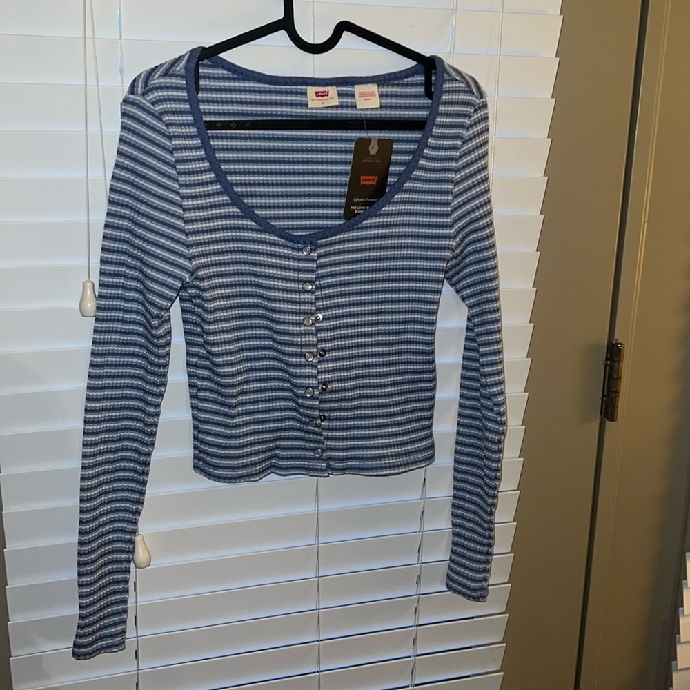 Levi’s Crop Top never worn